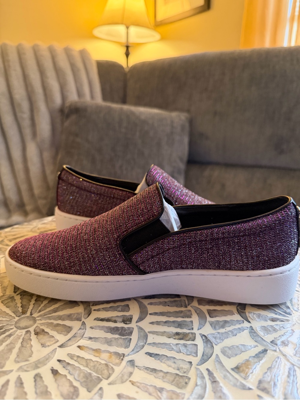 Michael Kors Keaton Merlot
Glitter Slip On Sneakers Size 6
Chain Mesh Like New